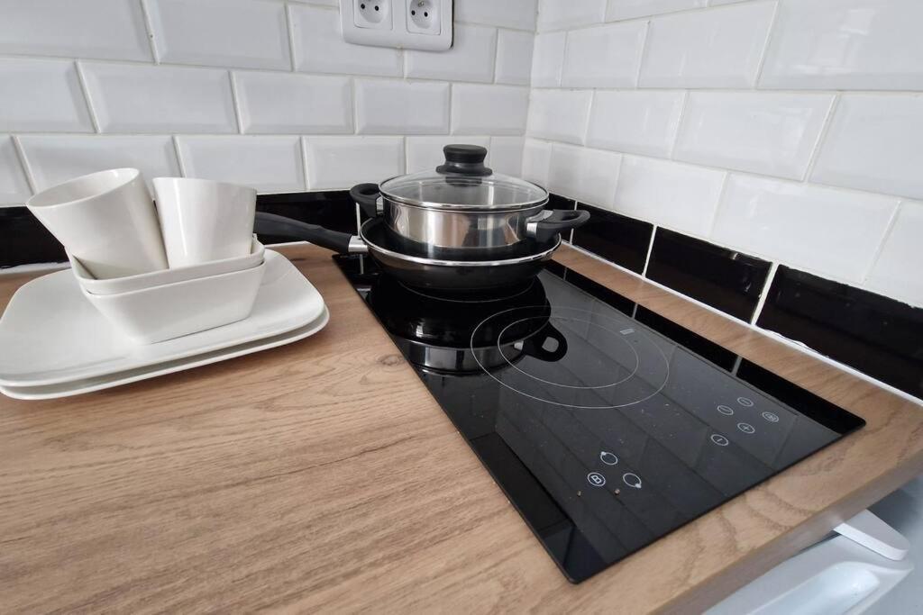 Apartment Hypercentre 301 +wifi+independant+ Cuisine Toilette Salle De Bain Privative Valenciennes