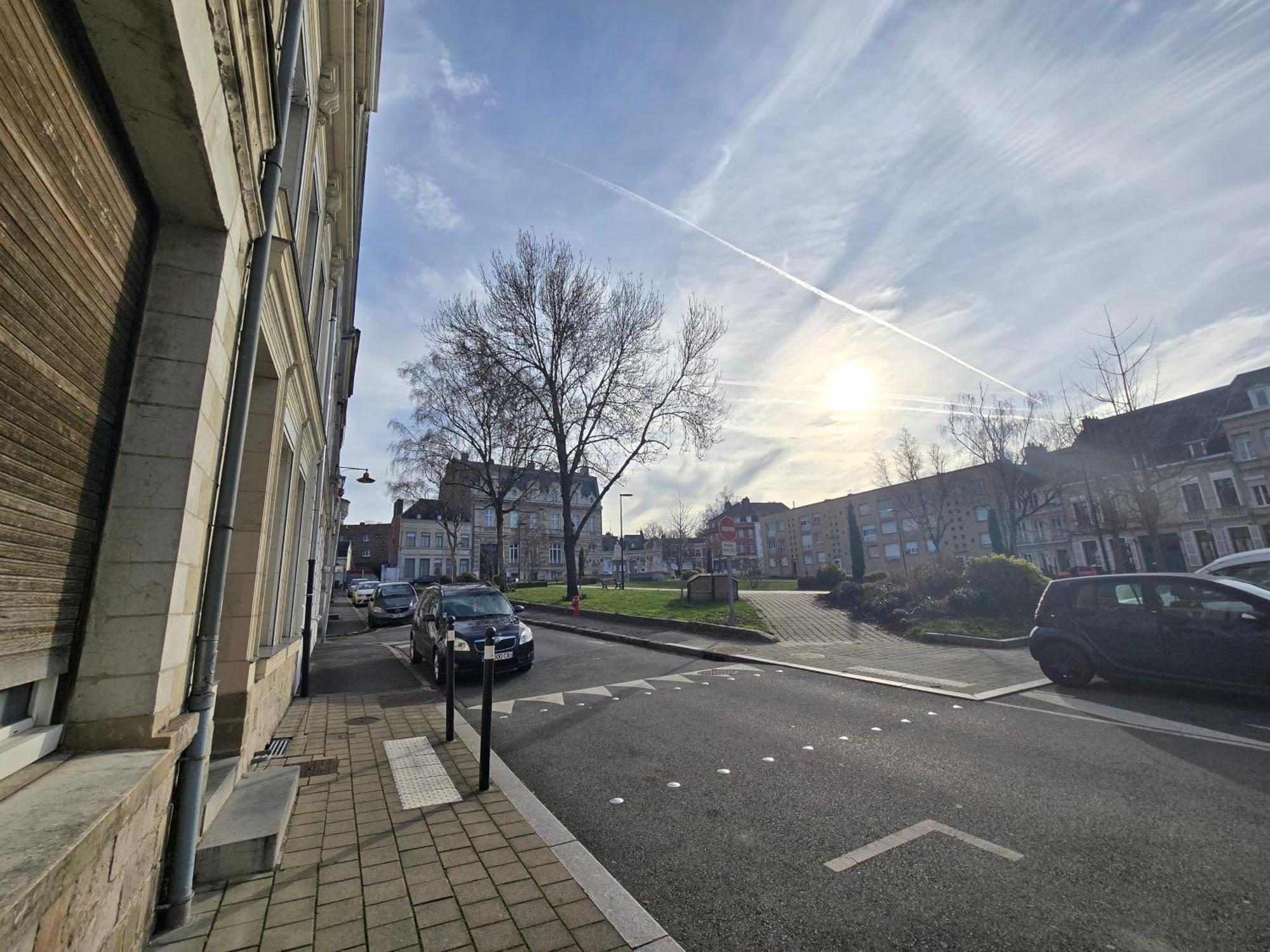 Hypercentre 301 +wifi+independant+ Cuisine Toilette Salle De Bain Privative * Valenciennes